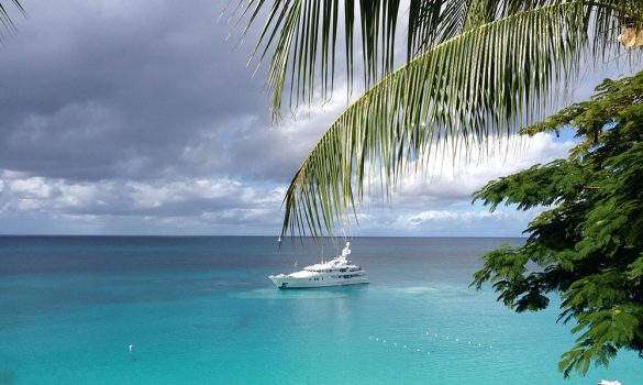 Superyacht charters in St. Martin
