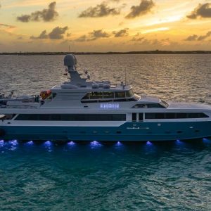 KASHMIR Superyacht Charters in Bahamas - Nassau Superyachts
