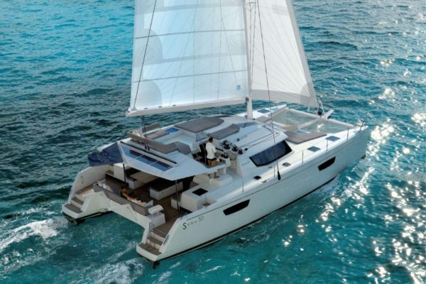 Discover Crewed Charters in Belize