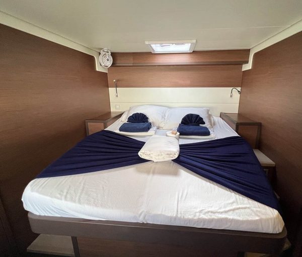 Sleep aboard option for yacht charters