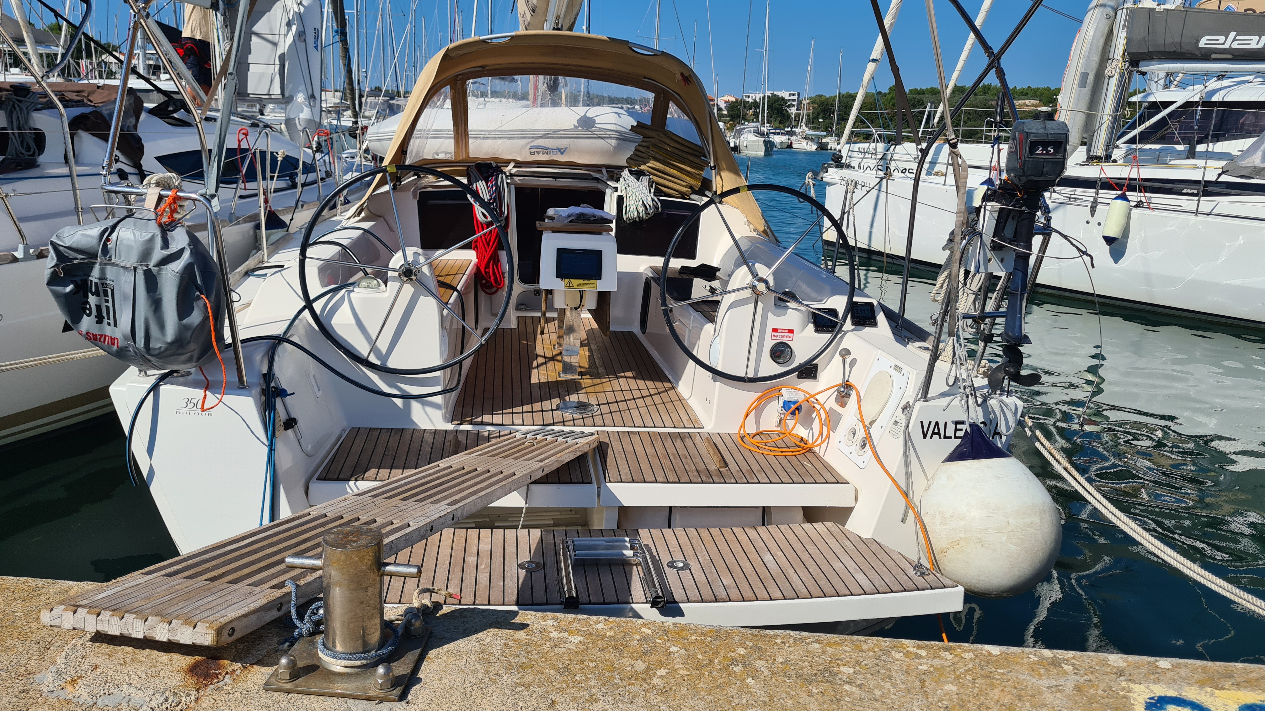 VALENCIA Bareboat Charter in Croatia