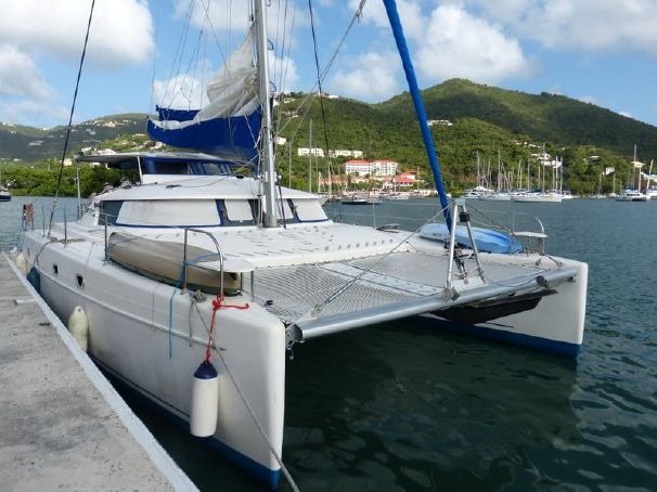 Belize 43 - 4 cab. ECONOMY Bareboat Charter in Greece