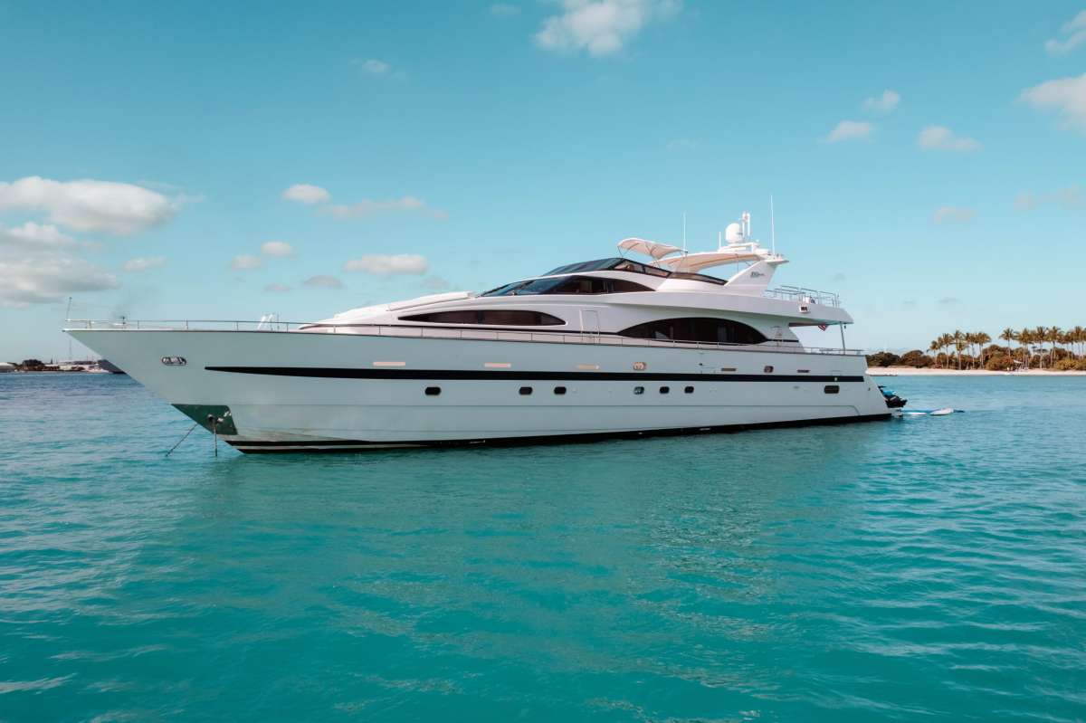 ENDLESS SUN Crewed Charters in Bahamas - Abacos