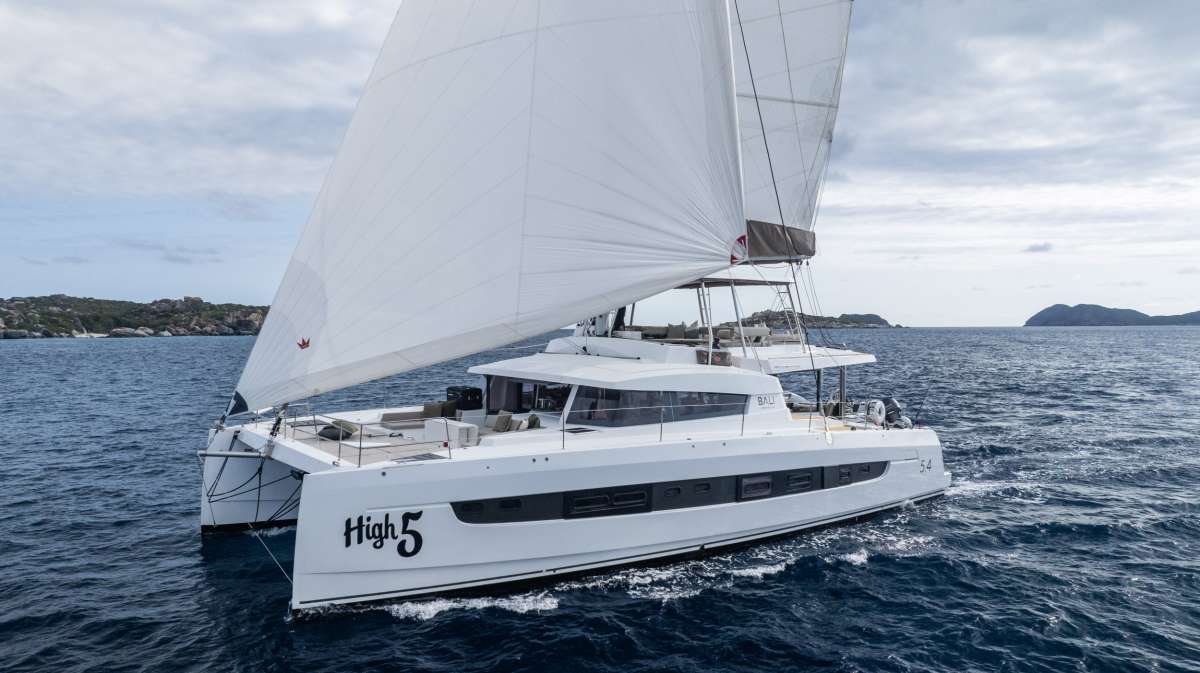 HIGH 5 Crewed Charters in St. Vincent