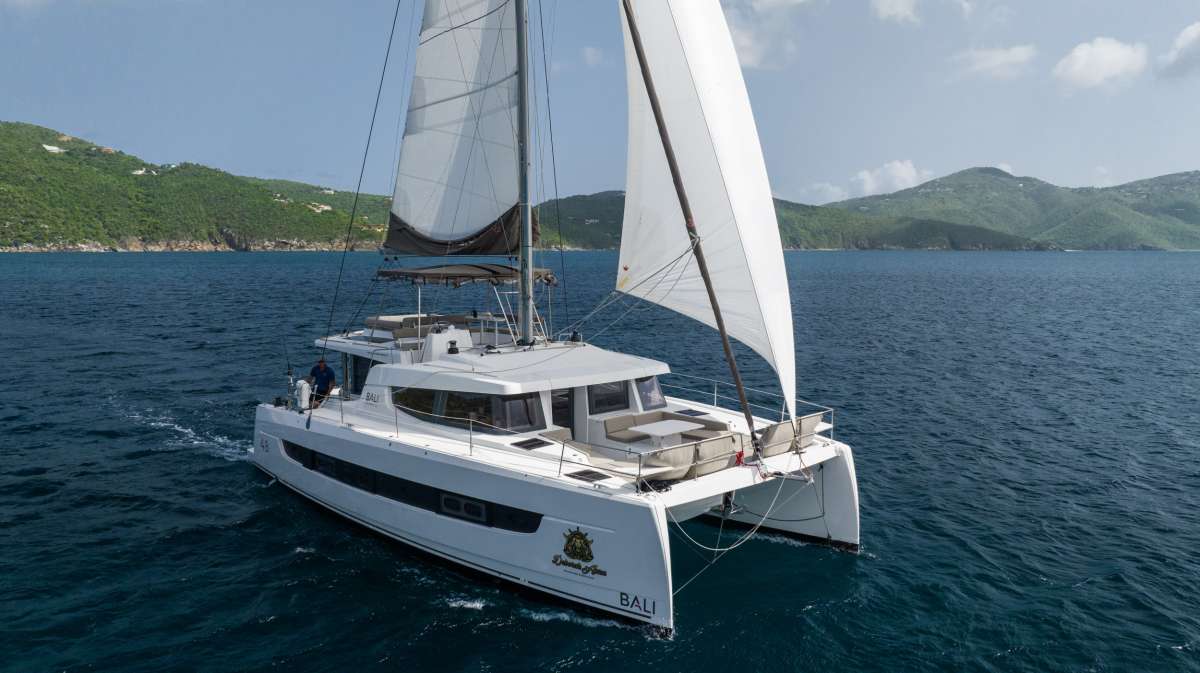 BORROWED BOUNTY Crewed Charters in St. Vincent