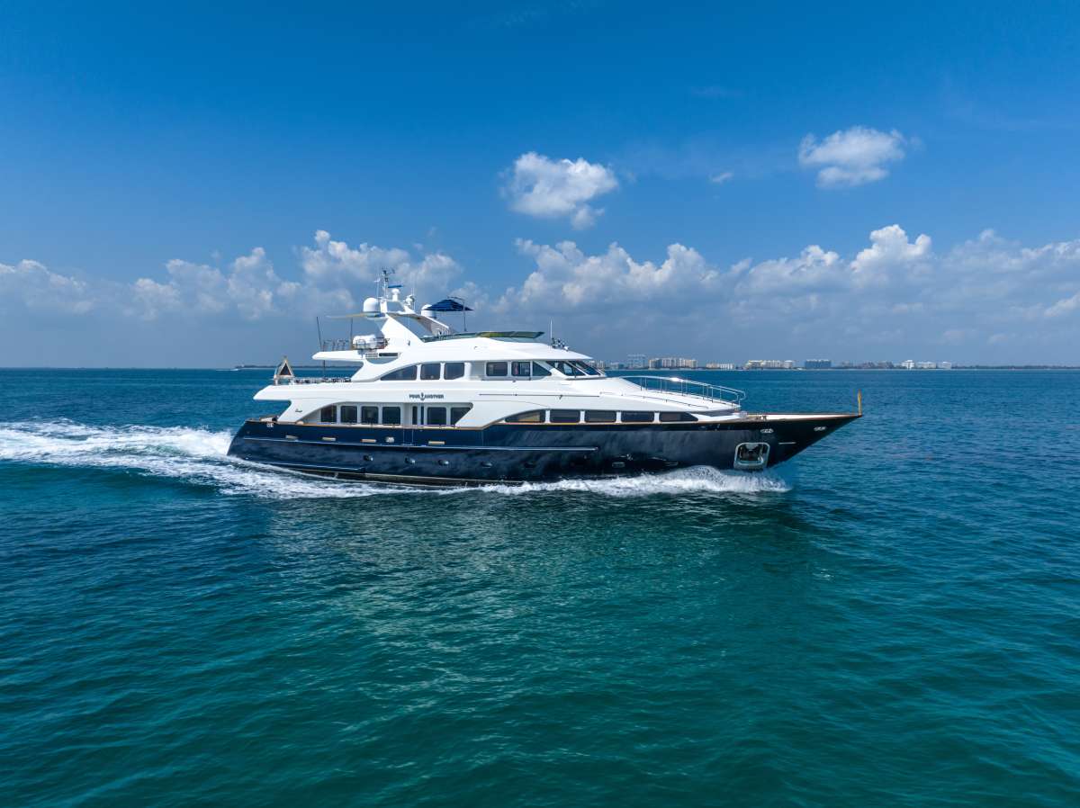 POUR ANOTHER  Superyacht Charters in Bahamas - Nassau Superyachts