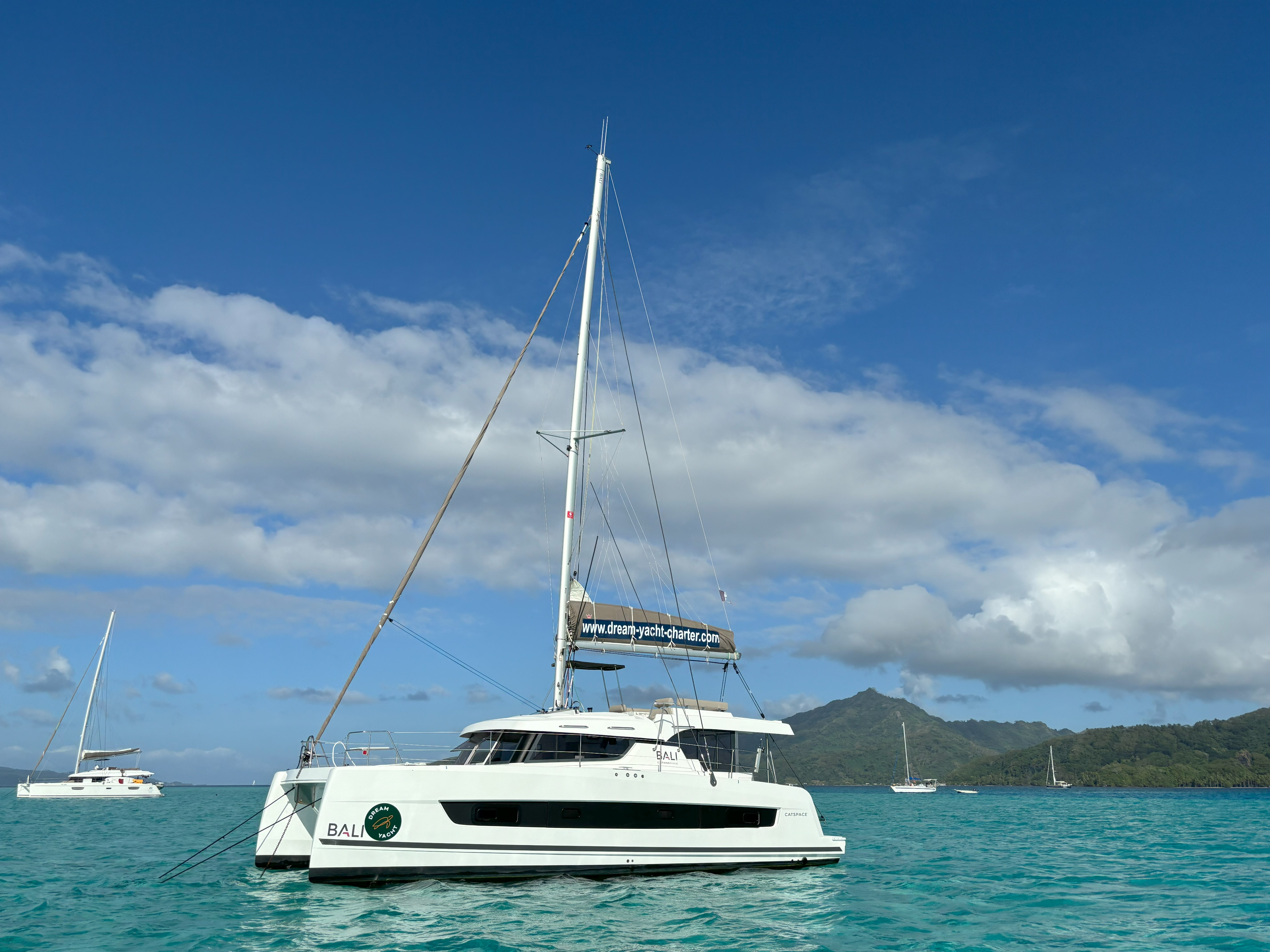 YDIL Bareboat Charter in Tahiti
