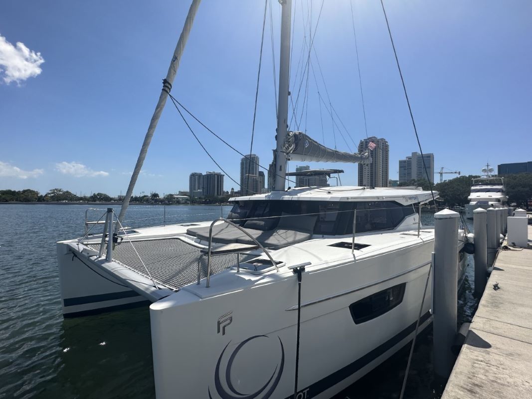 Oasis Bareboat Charter in Florida