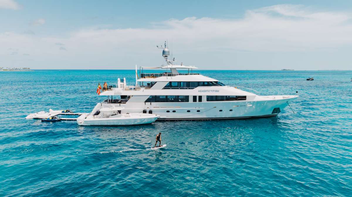 MEMENTO VIVERE Superyacht Charters in US Virgin Islands