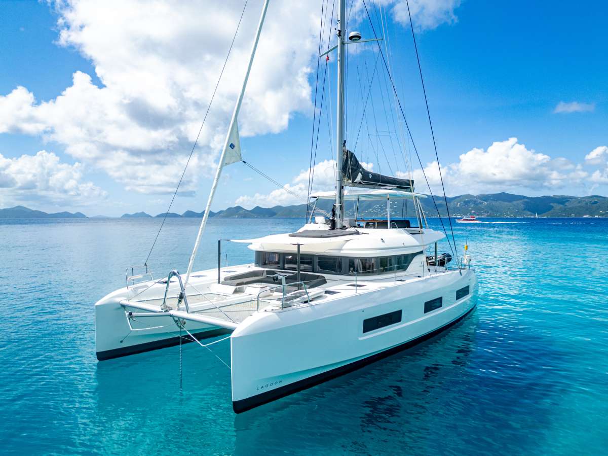 VALINOR - Winter Crewed Charters in British Virgin Islands