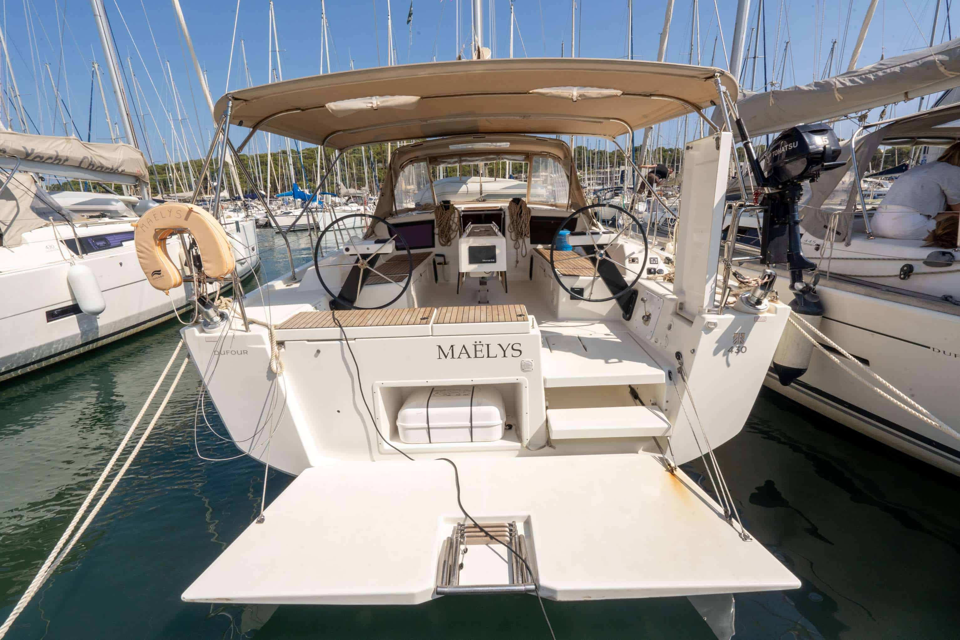 MAËLYS Bareboat Charter in France