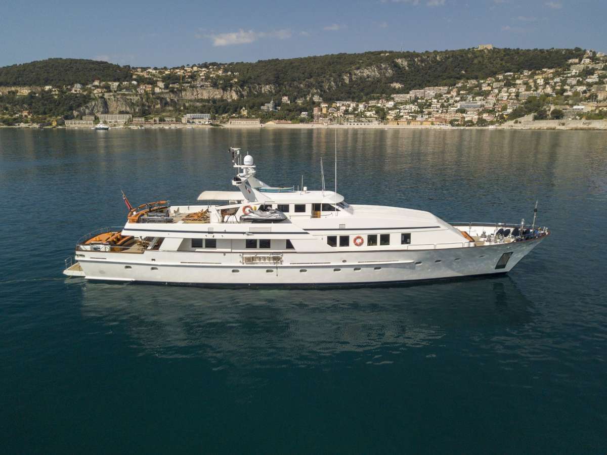 FIORENTE Superyacht Charters in Italy Superyachts