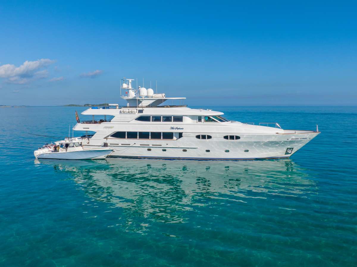 MISS STEPHANIE Superyacht Charters in Bahamas - Nassau Superyachts