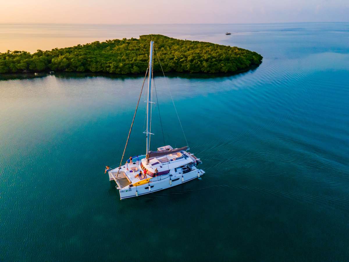 Discover Crewed Charters in Belize