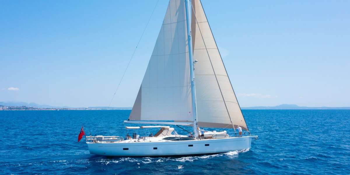 CHAMPAGNE HIPPY Crewed Charters in Spain