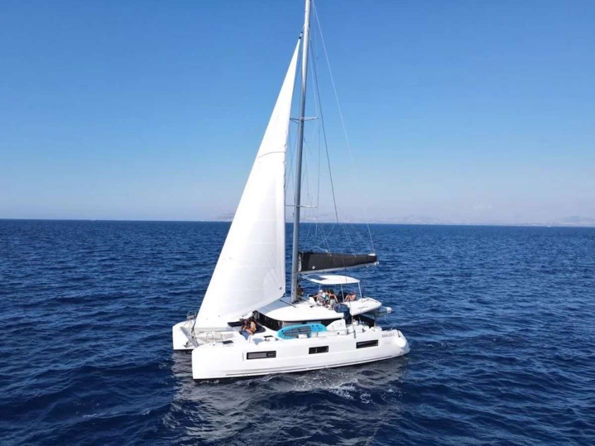 STARRY NIGHT Crewed Charters in British Virgin Islands