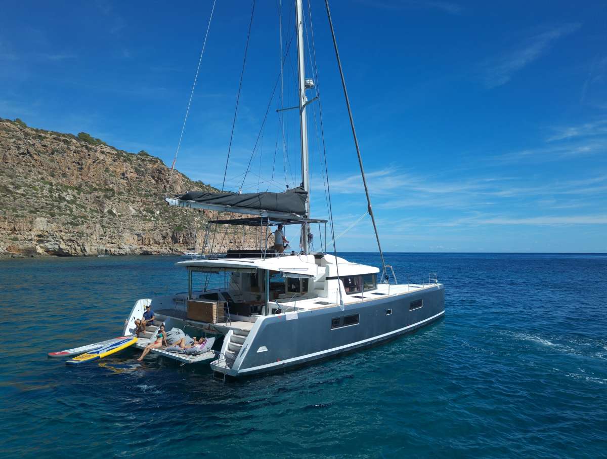 GOA 10 Crewed Charters in Bahamas - Nassau