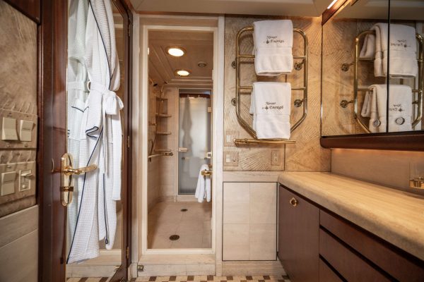 30305697 5697brochure7-600x400