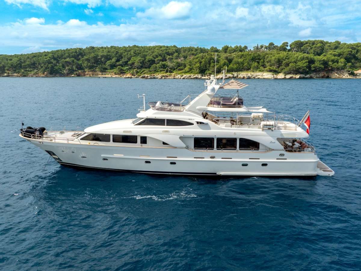 New Star Crewed Charters in France