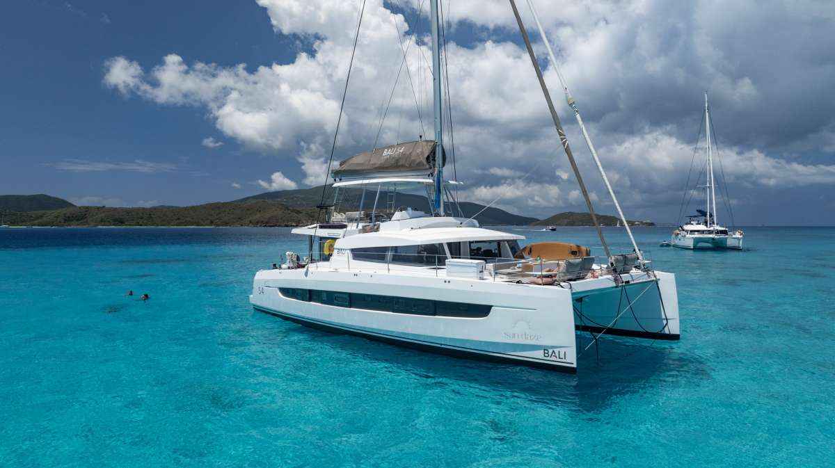 ANDIAMO 5.4 Crewed Charters in British Virgin Islands