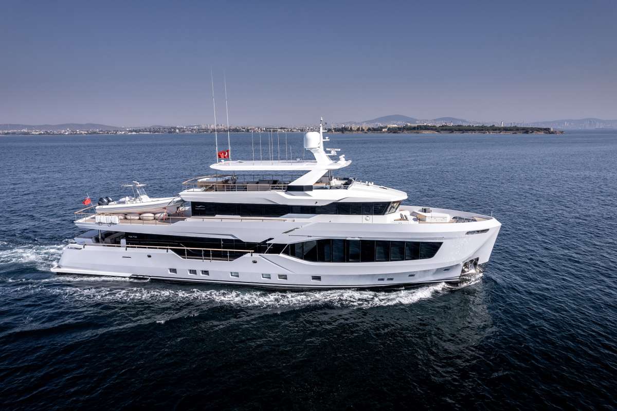 EAU LA LA  Superyacht Charters in Florida