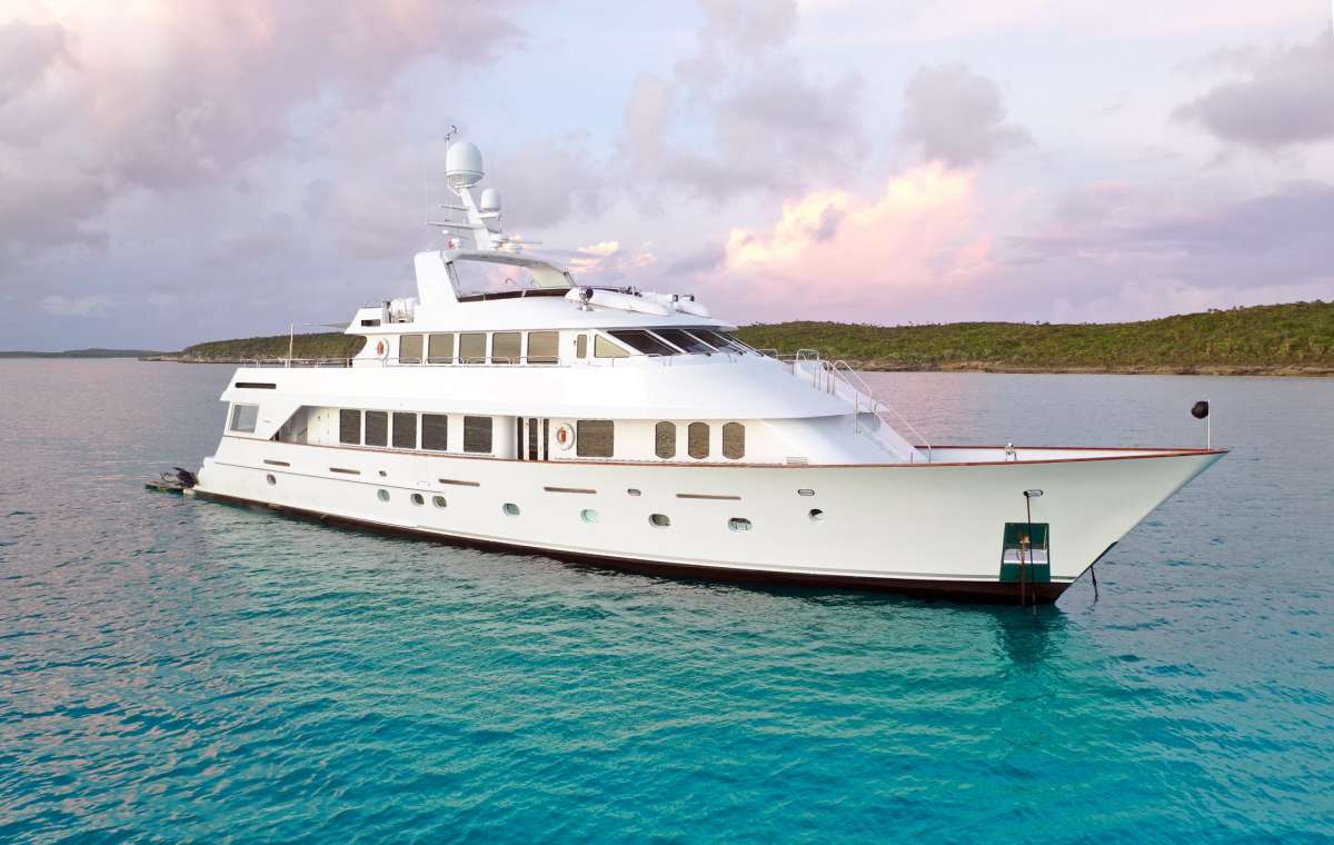 CHANSON Superyacht Charters in Bahamas - Nassau Superyachts