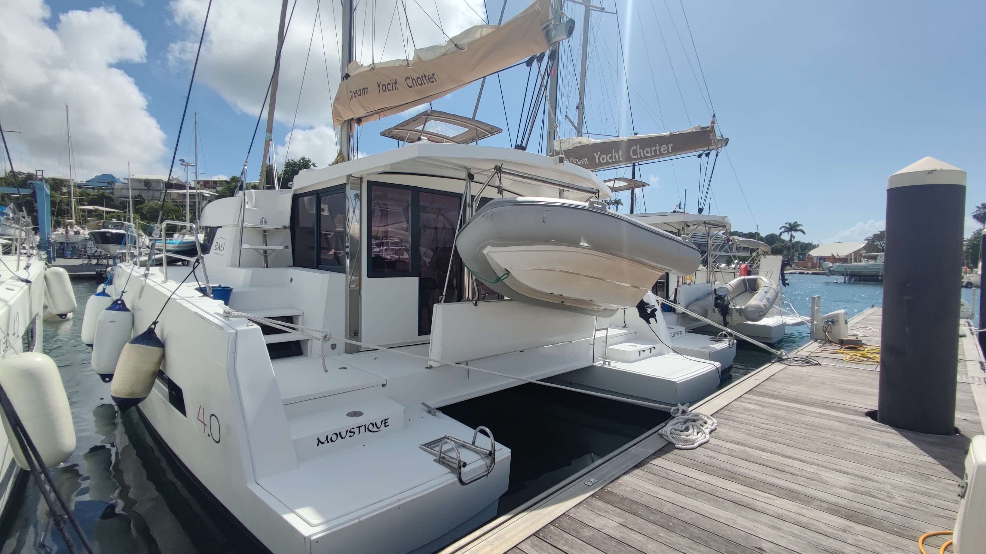 MOUSTIQUE  Bareboat Charter in Guadeloupe