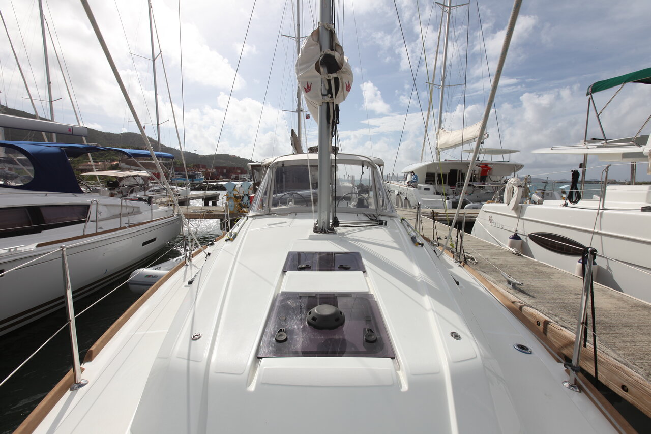 Cozmo Bareboat Charter in British Virgin Islands