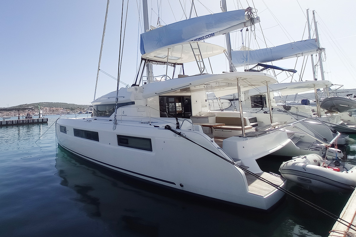 Vi La Ut Bareboat Charter in Croatia