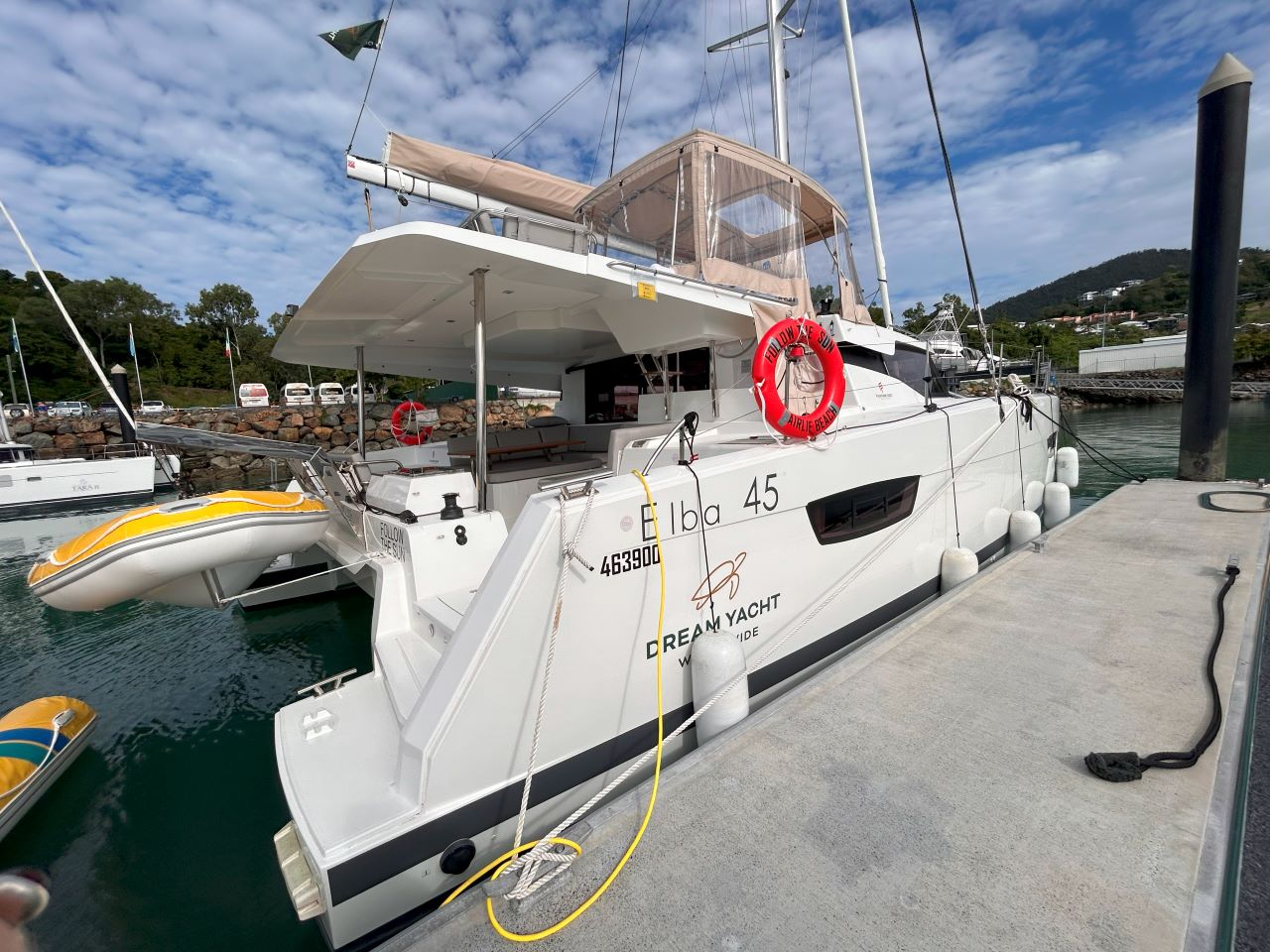 FOLLOW THE SUN Bareboat Charter in Australia