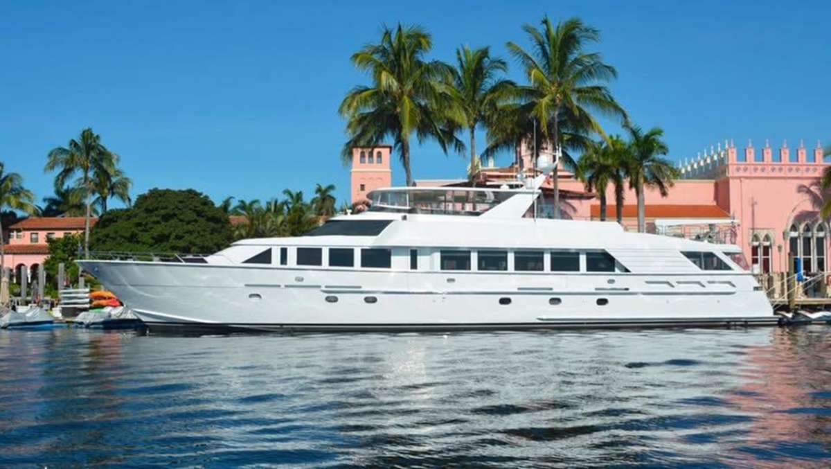ESCAPE Superyacht Charters in St. Martin Superyachts