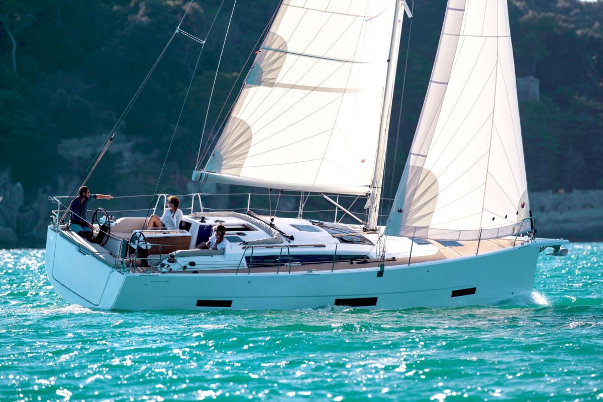 INVICTUS  Bareboat Charter in France