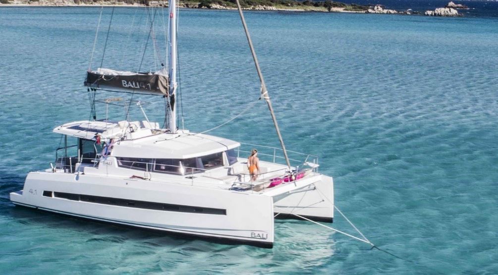 LEGOLAS Bareboat Charter in Tahiti