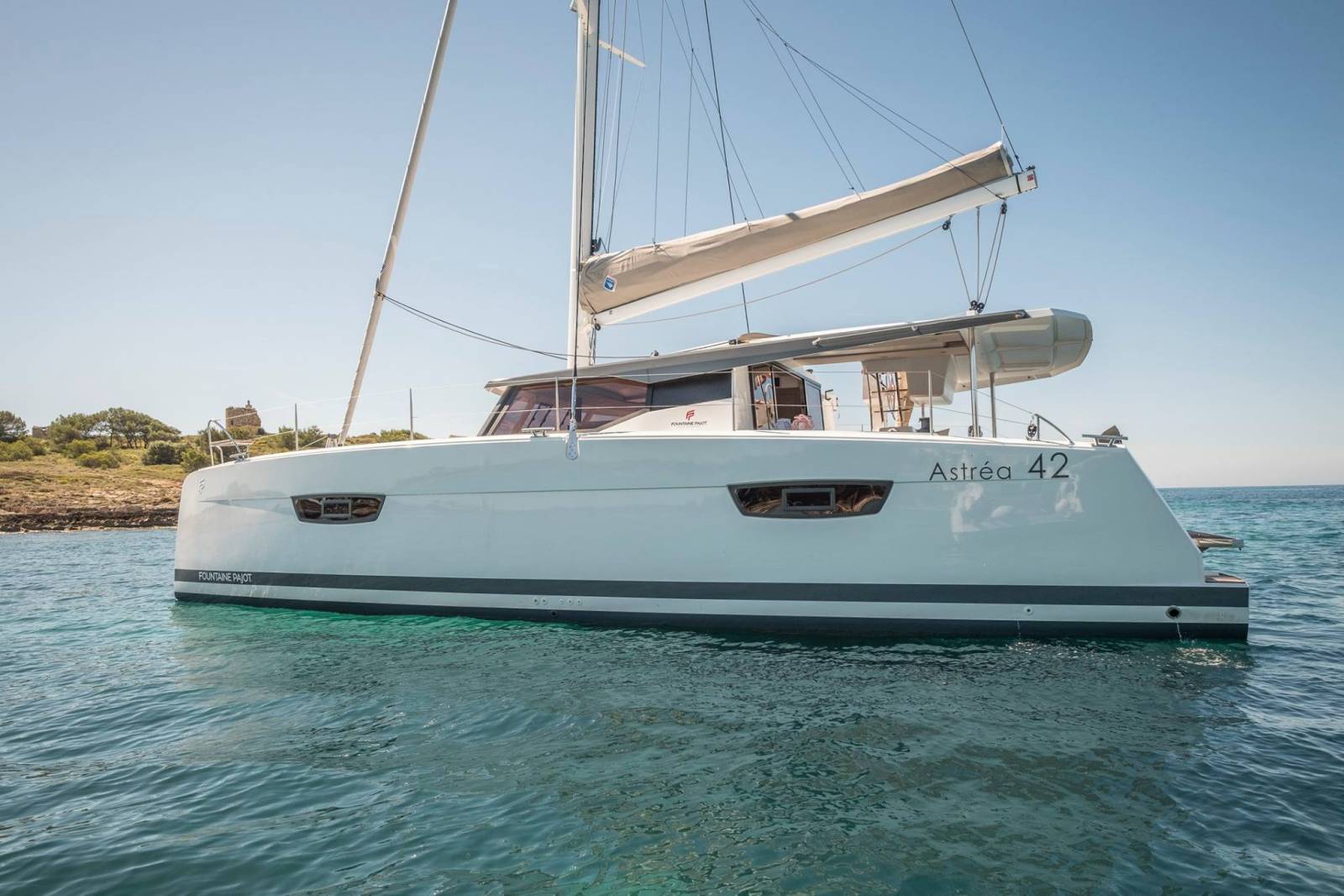 Fountaine Pajot Astrea 42 - 4 + 2 cab. PRESTIGE Bareboat Charter in France