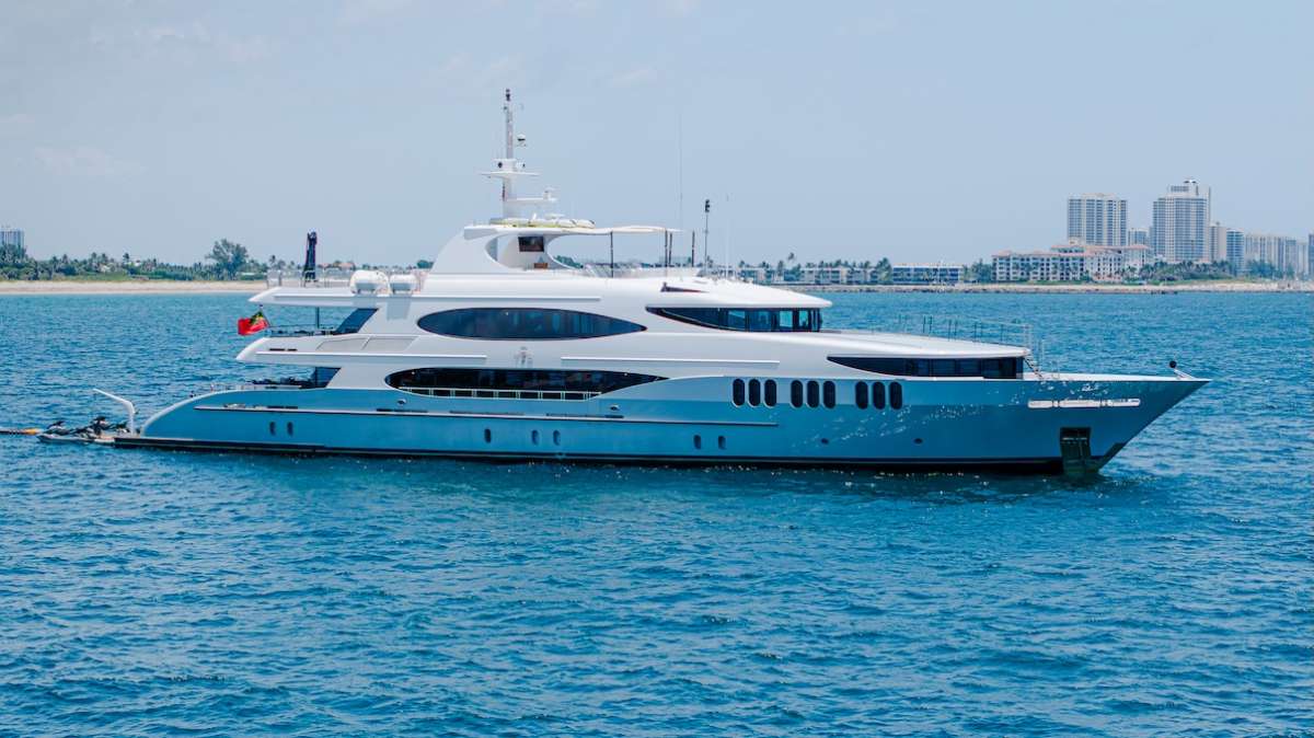TCB Superyacht Charters in New England