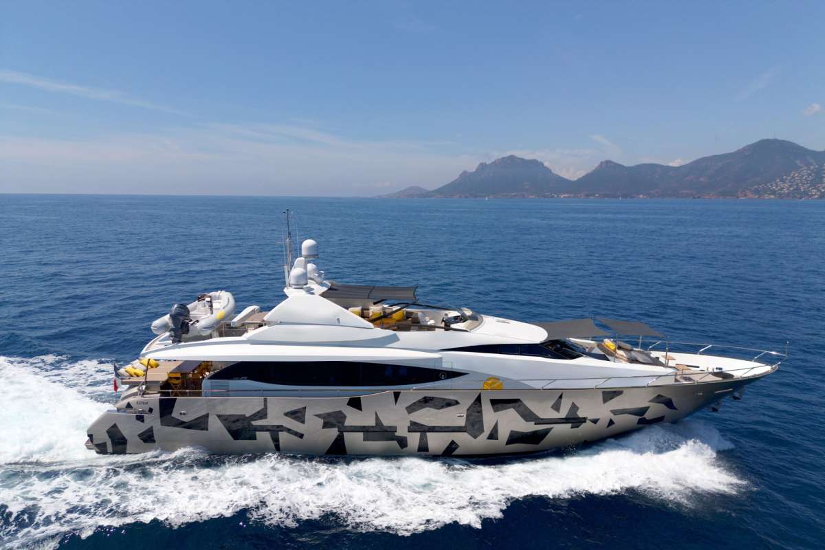Quantum Crewed Charters in France