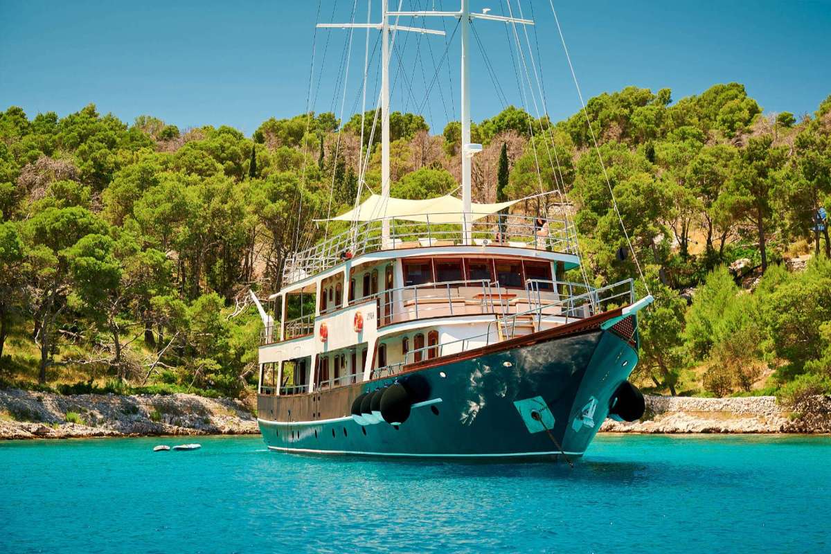 LUNA Superyacht Charters in Croatia