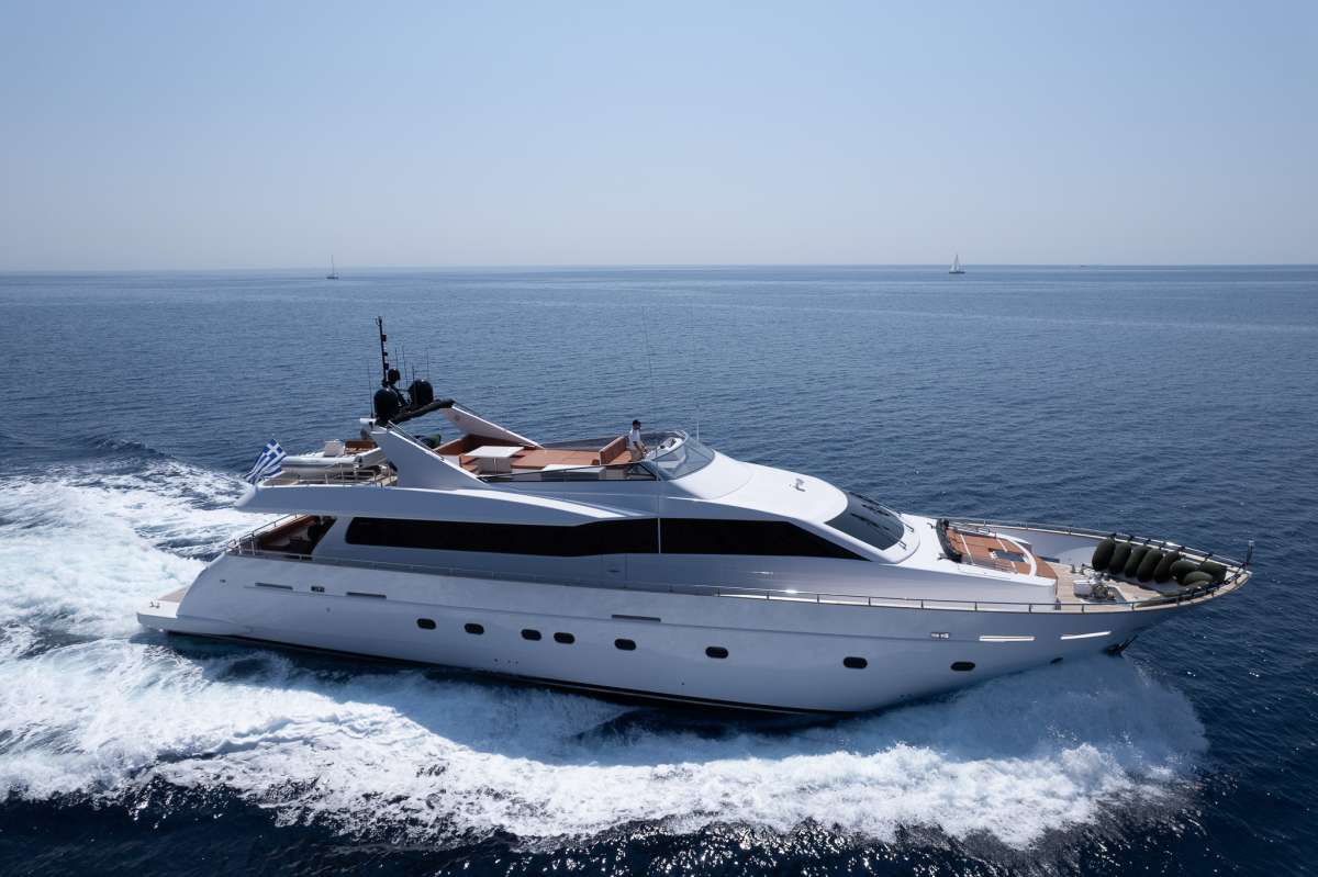 GIOE I Crewed Charters in Greece