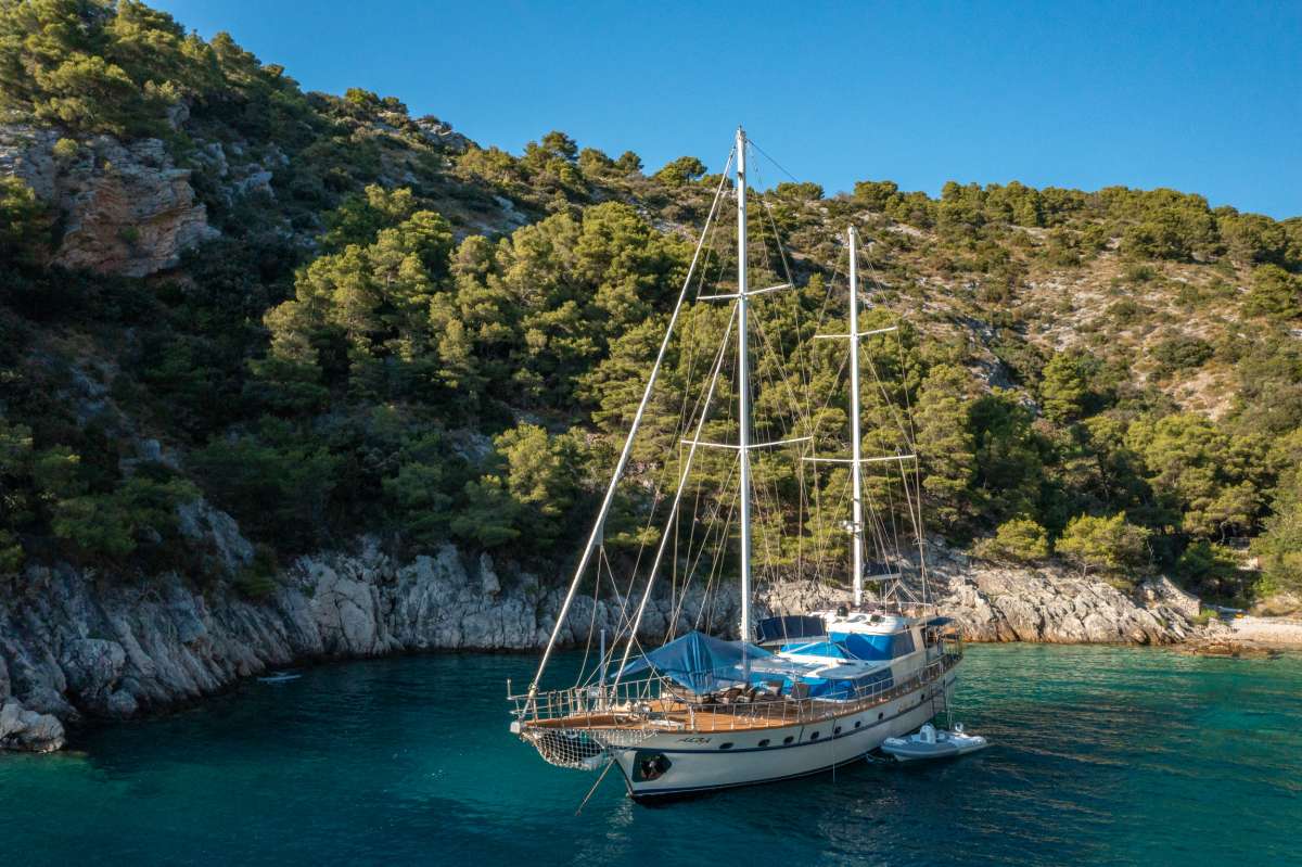 Alba Crewed Charters in Croatia