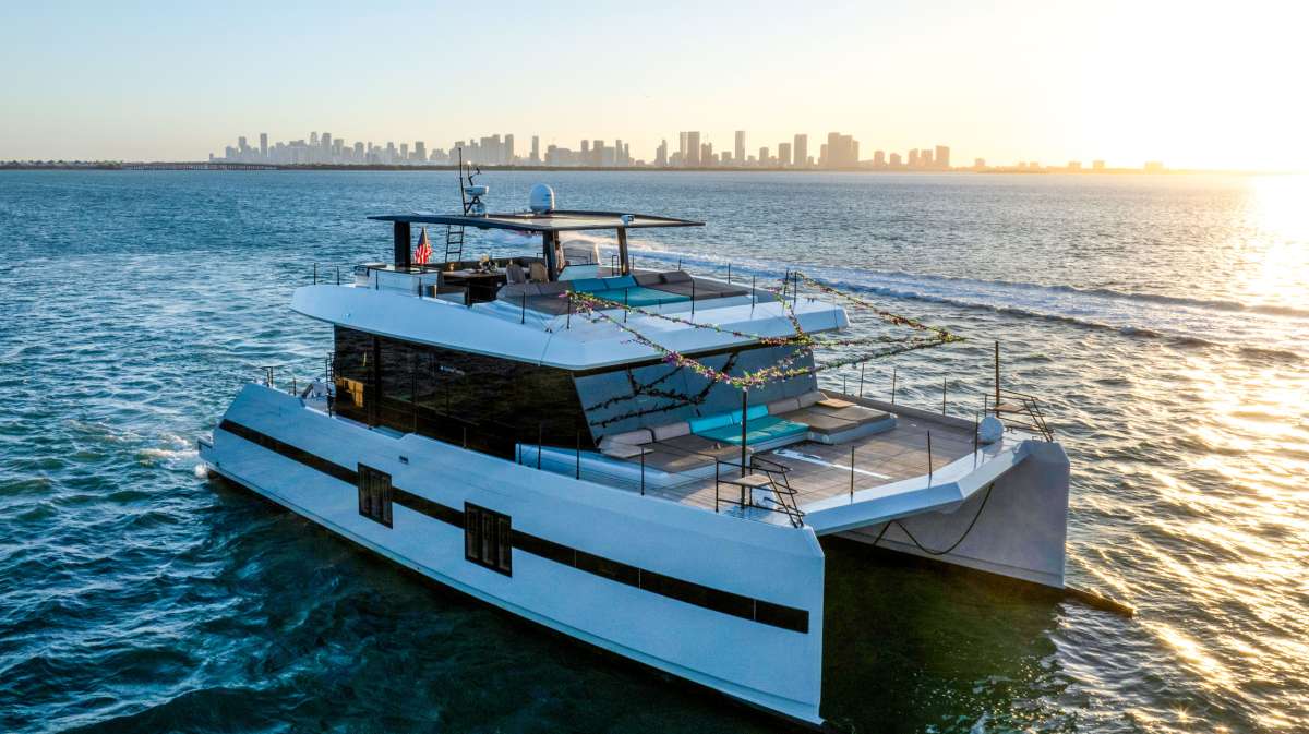 ISLAND MAJESTY Crewed Charters in Florida