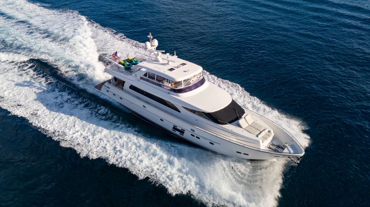 PILOT LOUNGE Crewed Charters in Florida