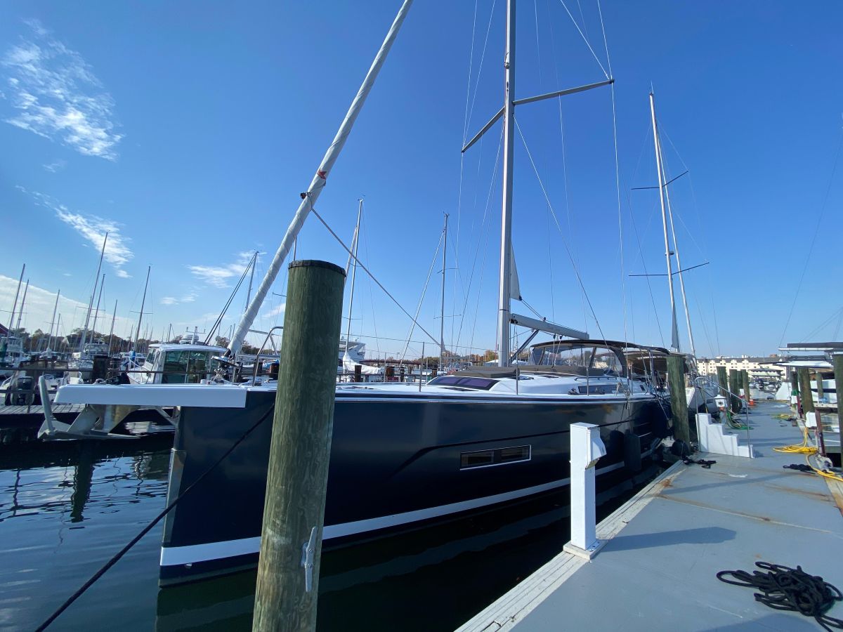 Liliana Bella Bareboat Charter in New England