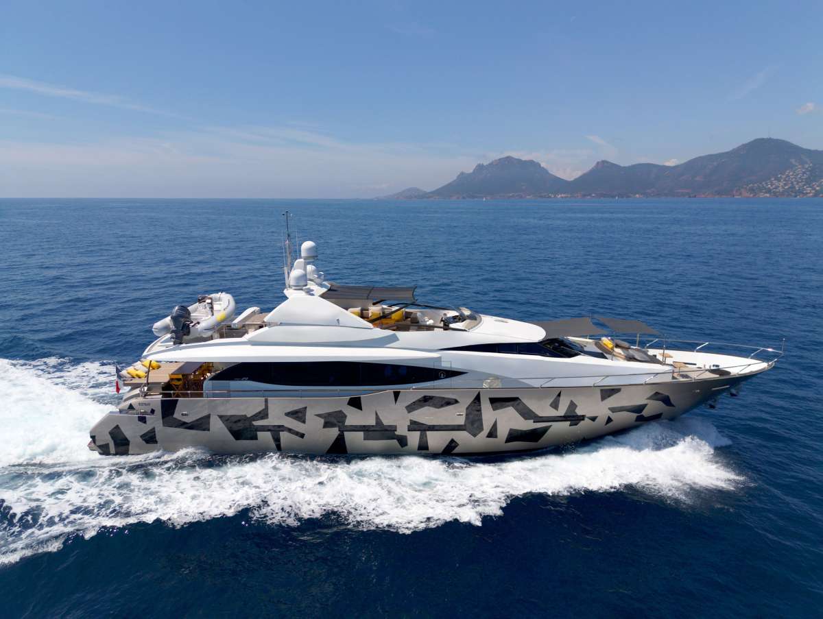 Quantum Crewed Charters in France