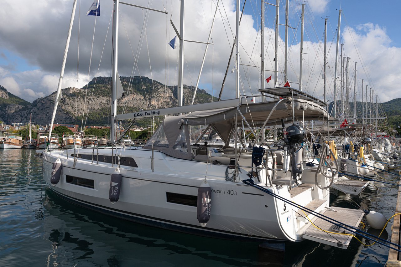 Champagne Bareboat Charter in Turkey