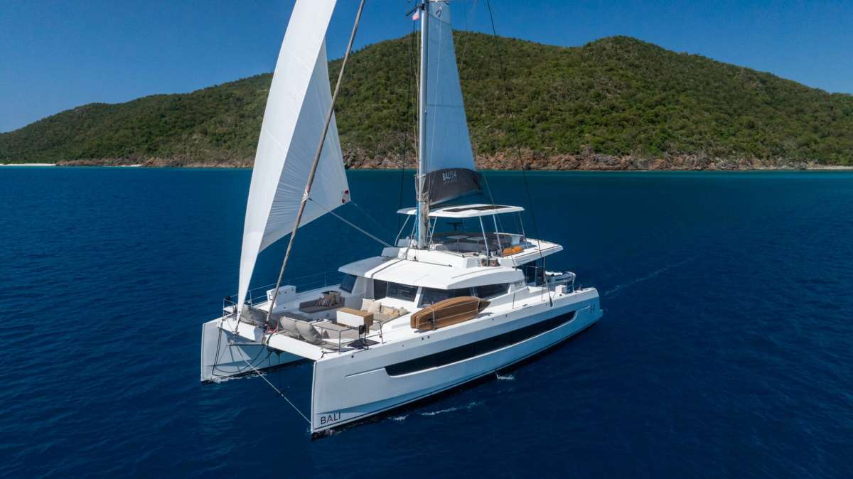 WHISKEY SUNSET Crewed Charters in St. Martin