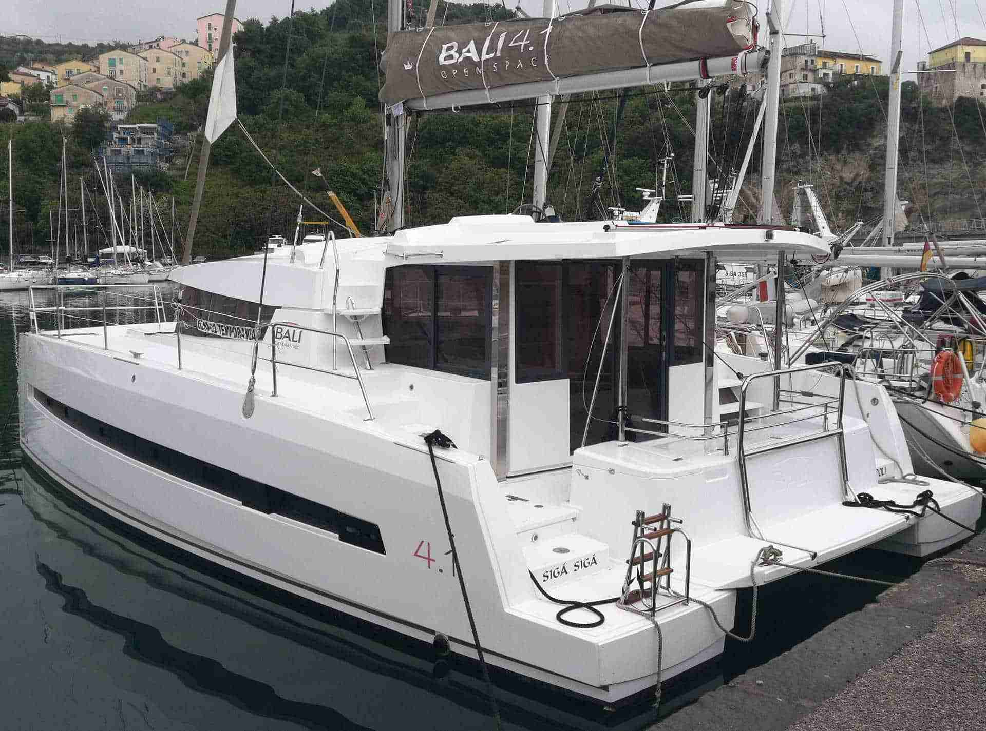 ECONOMY Bareboat Charter in Italy