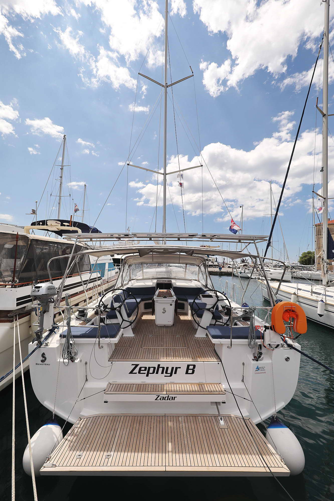 Oceanis 51.1 - 5 + 1 cab. Bareboat Charter in Croatia