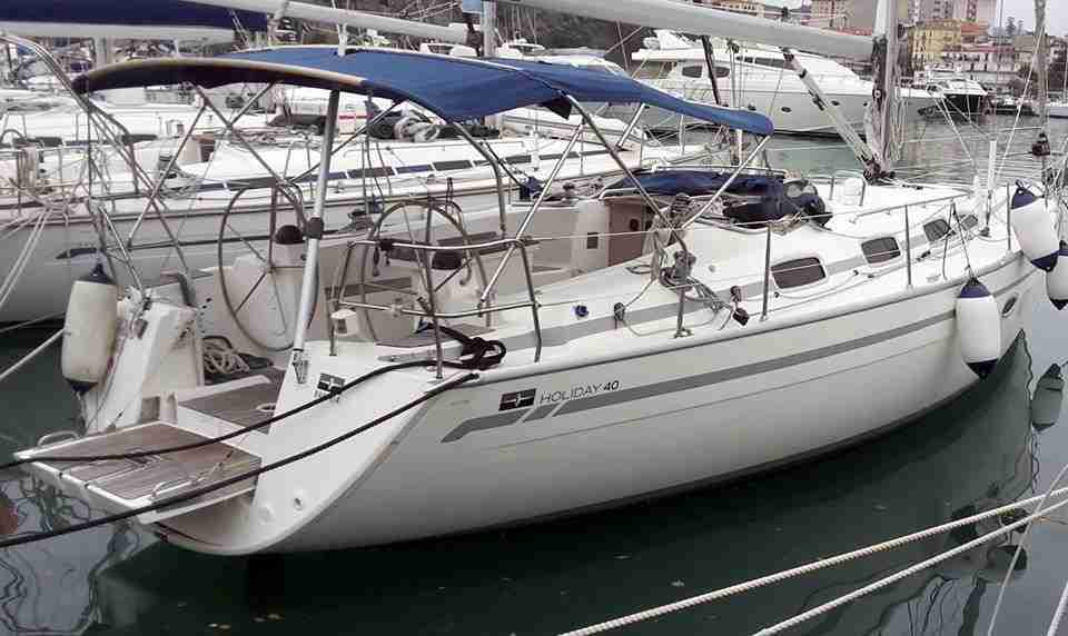 ECONOMY Bareboat Charter in Italy