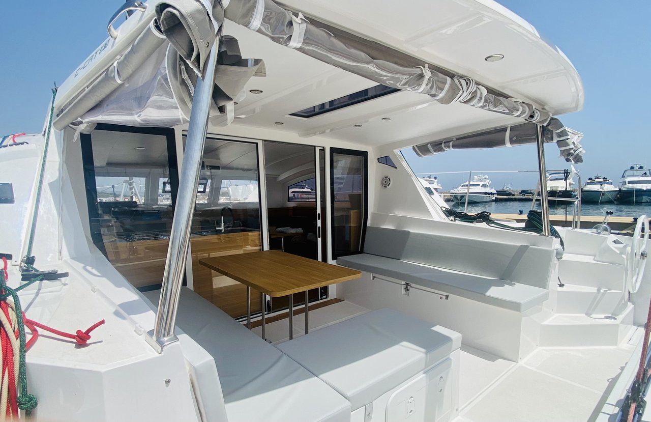 PRESTIGE Bareboat Charter in Italy