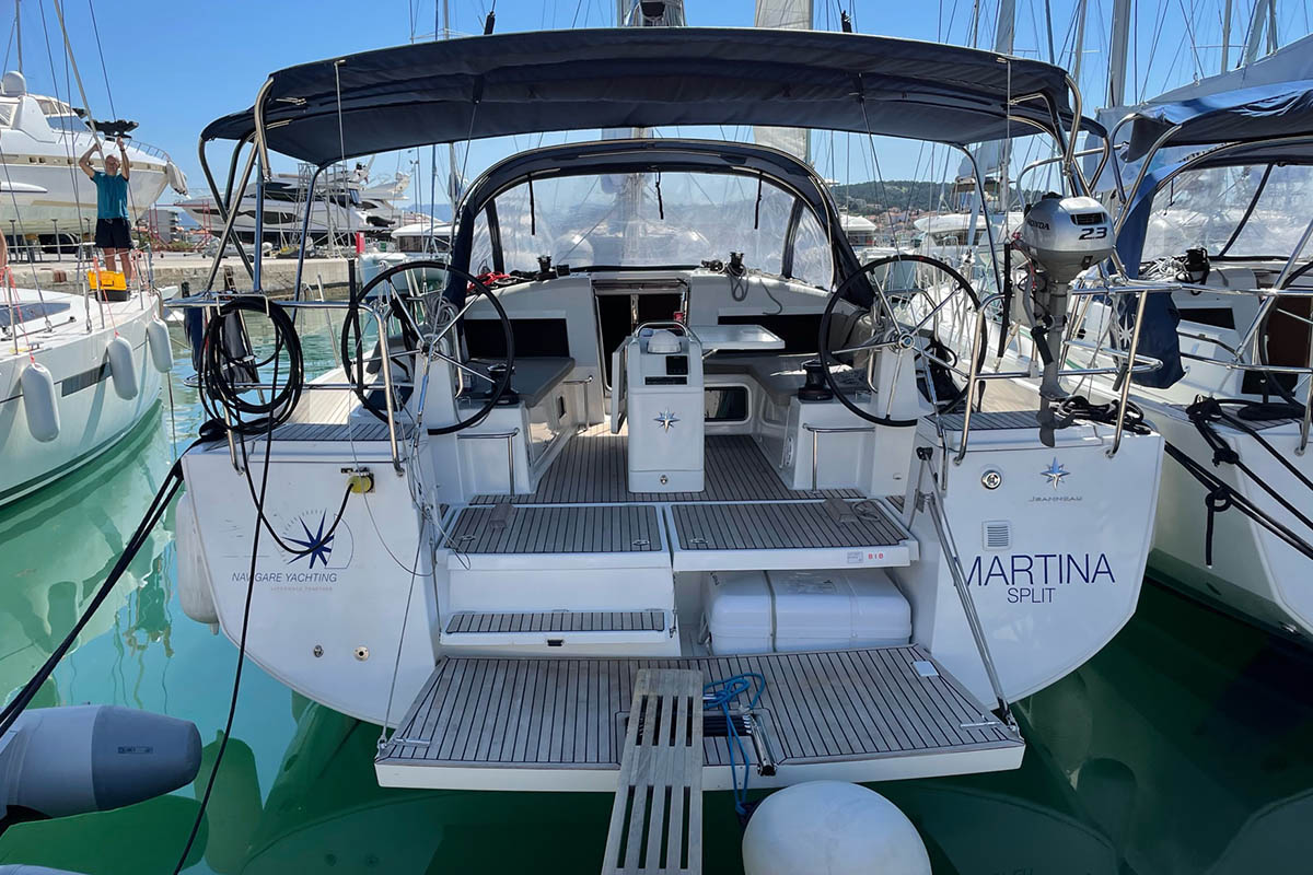 Martina Bareboat Charter in Croatia